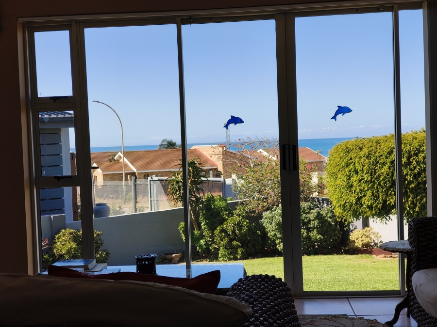 3 Bedroom Property for Sale in Wavecrest Eastern Cape